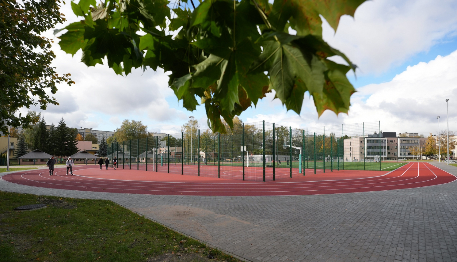 Rīgas Zolitūdes ģimnāzijassporta laukums