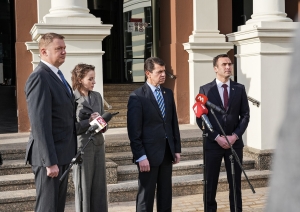 Rīgas domes vadība tiekas ar Ukrainas vēstnieku